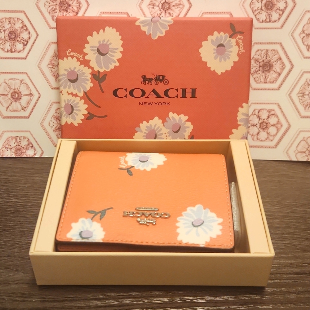 NEW Coach Coated Canvas Snap Wallet With Daisy Print C2889 Bubblegum Multi